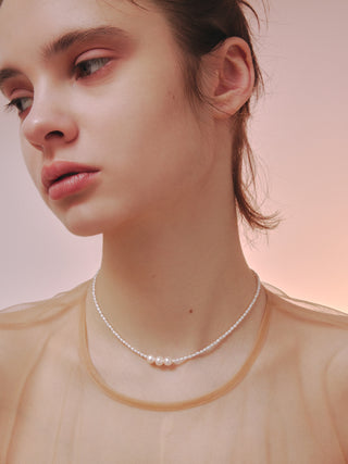 planet pearl choker