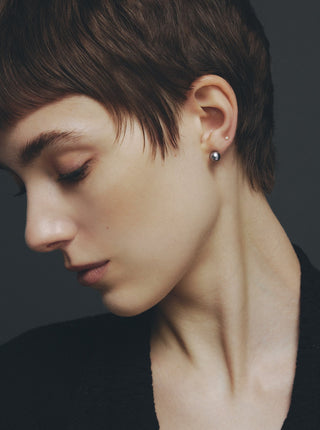 K18 akoya pearl pierce