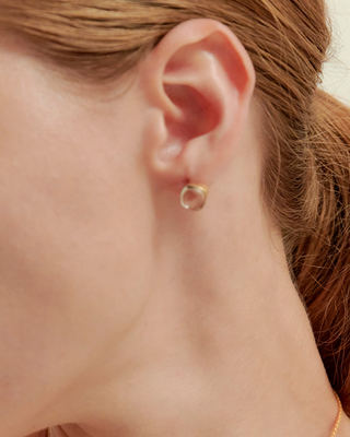 aura square pierce