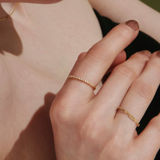 K18 half eternity diamond ring