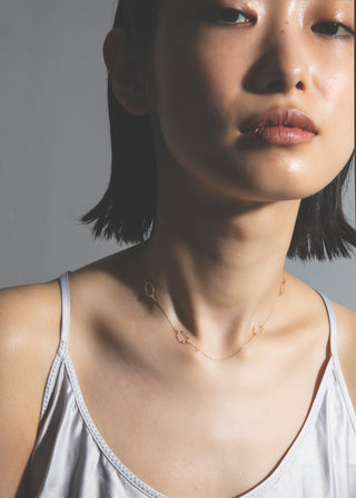 arche dot necklace