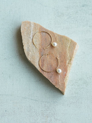 <MEGUMI KANZAKI×les bonbon×UNITED ARROWS>hoop baroque pearl pierce