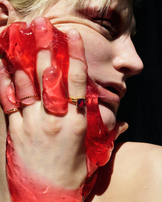 recto garnet ring