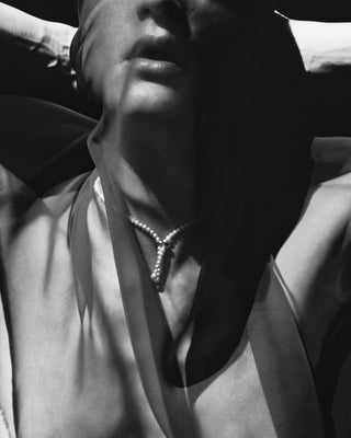 arc pearl necklace