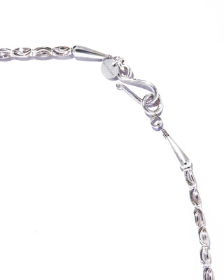 quiet metallic necklace