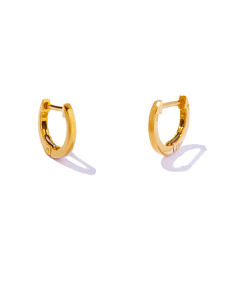 K18 minimalist hoop pierce