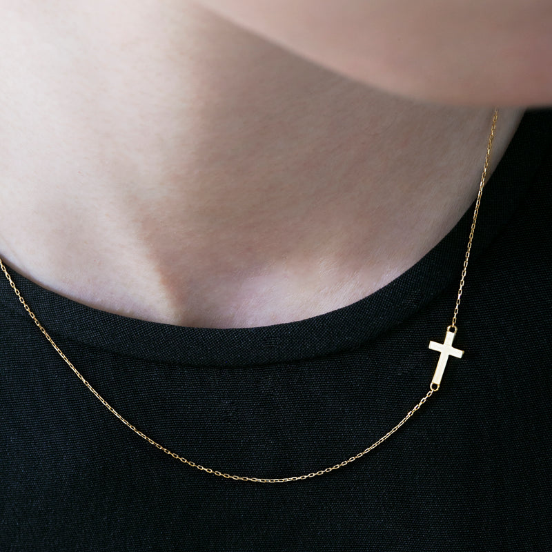 cross side necklace